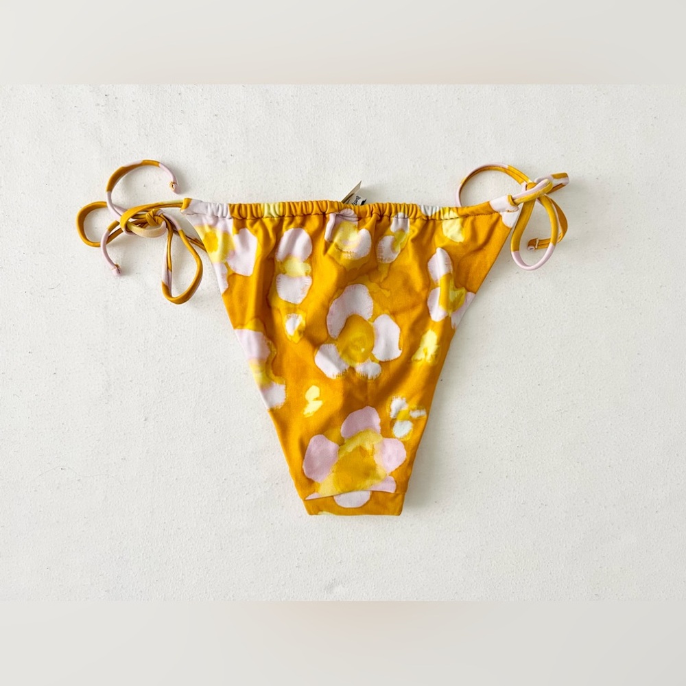 MADEWELL Second Wave String Bikini Bottom in Watercolor Floral - Picture 4 of 7